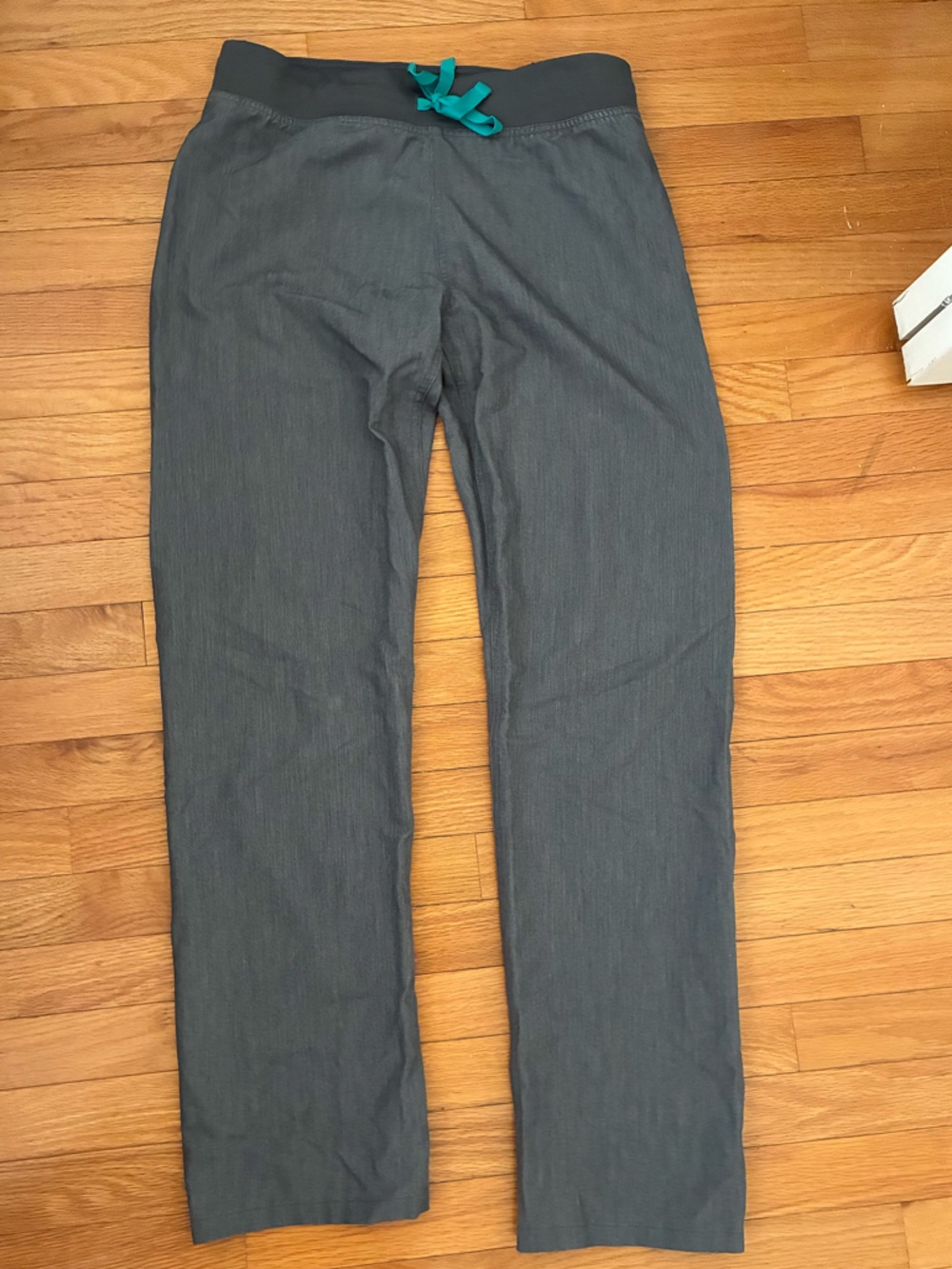Figs Livingston Gray Scrub Pants - small tall
